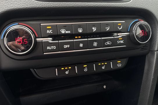 Kia Ceed 1.5 T-GDI L Business Line DCT