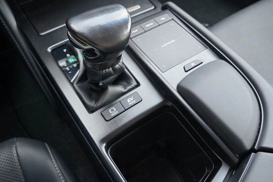 Lexus ES 300h Business Edition