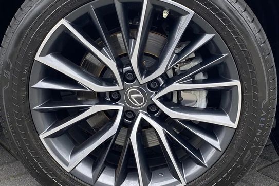 Lexus NX 450h+ Omotenashi AWD
