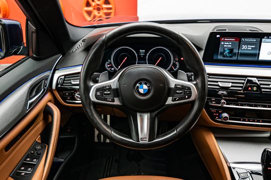 BMW Seria 5 520d xDrive aut