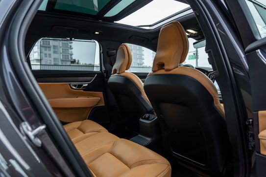 Volvo V90 T8 AWD Plug-In Hybrid Ultimate Bright aut