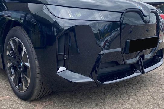 BMW iX xDrive60