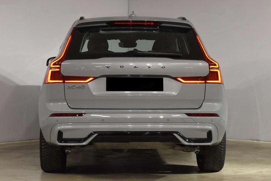 Volvo XC60 B5 AWD Plus Dark