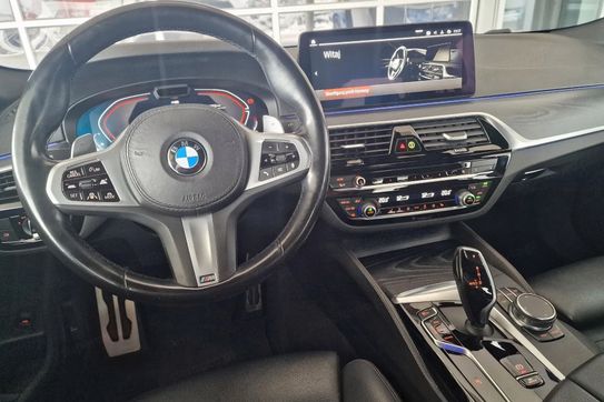 BMW Seria 5 520d xDrive M Sport