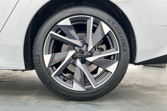 Peugeot 308 Allure 1.6 Hybrid e-EAT8