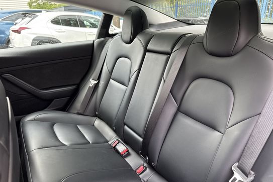 Tesla Model 3 RWD