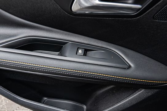 Peugeot 3008 1.6 PureTech Hybrid PHEV Allure