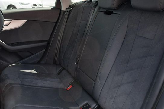 Audi A4 40 TFSI mHEV quattro S tronic