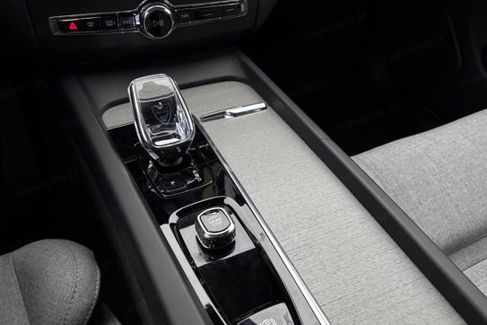 Volvo XC60 T8 Plug-In Hybrid AWD Ultra Bright