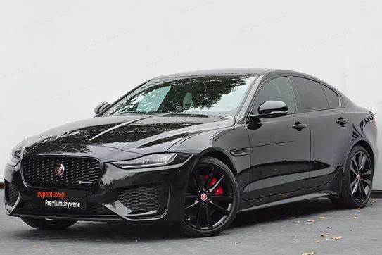 Jaguar XE 2.0 D200 AWD R-Dynamic Black