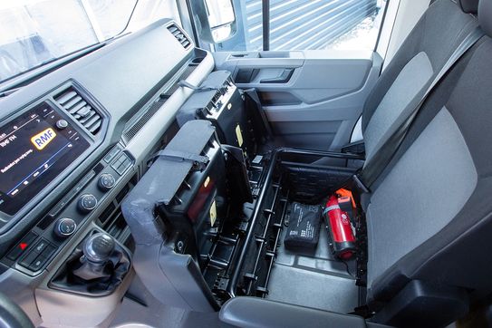 Volkswagen Crafter Kontener 8EP + Winda