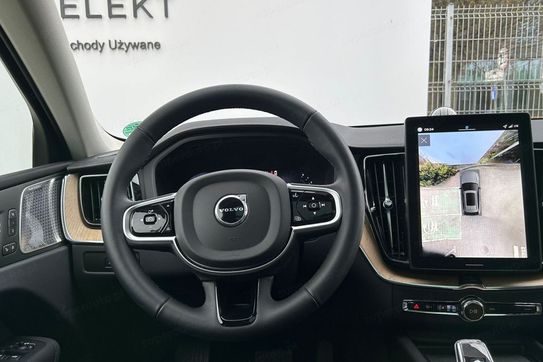 Volvo XC60 B5 B AWD Momentum Pro aut