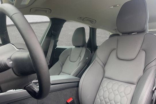 Volvo XC60 B5 B AWD Plus Bright