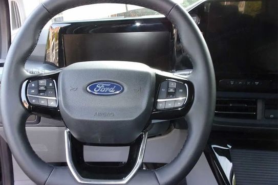 Ford Tourneo Custom 320 L2H1 Active A8 AWD
