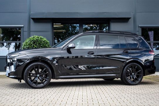 BMW X7 M60i xDrive