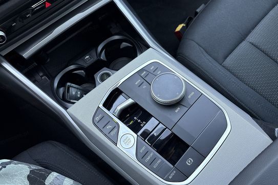 BMW Seria 3 318i