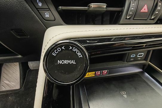 Lexus NX 350h Omotenashi 2.5 Hybrid AWD