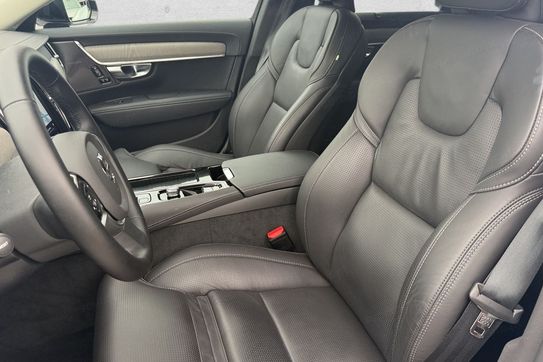 Volvo V90 T6 AWD Plug-In Hybrid Plus Dark