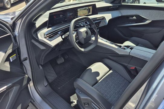 Peugeot 5008 Allure 1.2 mHEV  e-DCS6