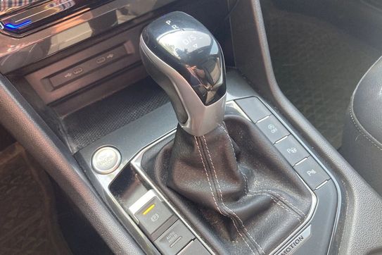 Volkswagen Tiguan 2.0 Tsi 4MOT r-Line Dsg