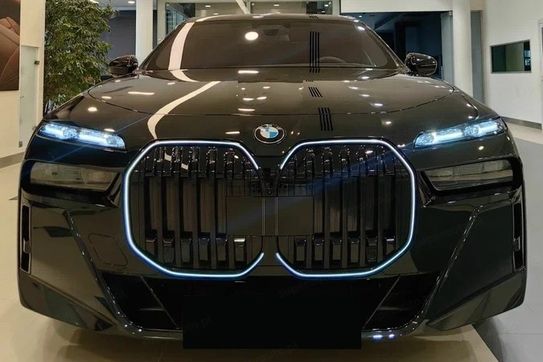 BMW Seria 7 740d xDrive M Sport
