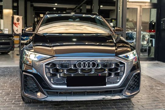Audi Q8 55 TFSI e quattro