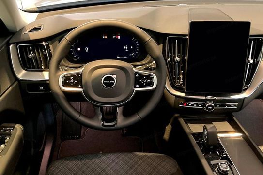 Volvo XC60 B5 AWD Core