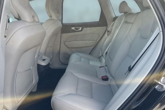 Volvo XC60 B4 D AWD Momentum Pro