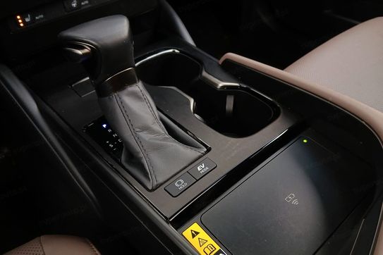 Lexus ES 300h Business Edition