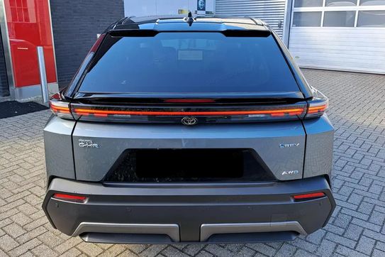 Toyota C-HR + Executive BEV