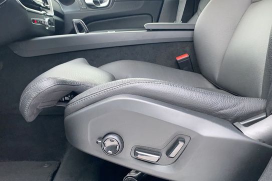 Volvo XC60 T8 Plug-In Hybrid AWD Ultimate Bright aut