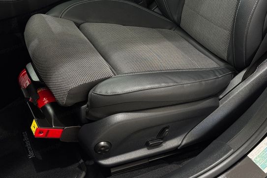 Mercedes Klasa E 200 4-Matic 9G-TRONIC