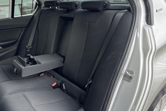 BMW Seria 3 330e iPerformance Advantage