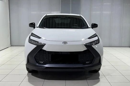 Toyota C-HR Style 2.0 Hybrid Dynamic Force Plug-in