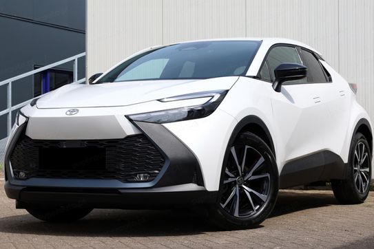 Toyota C-HR Style 2.0 Hybrid Dynamic Force Plug-in