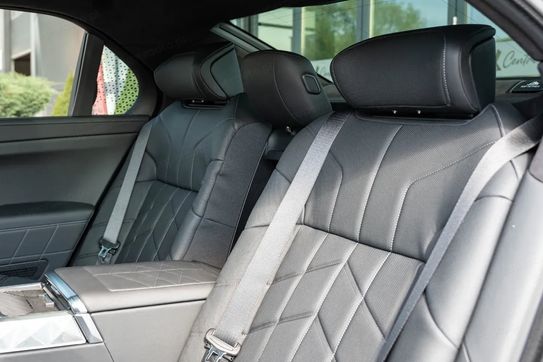 BMW Seria 7 740d xDrive Nero Lusso Edition