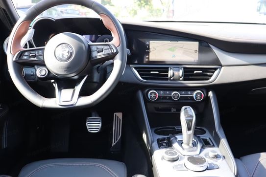 Alfa Romeo Giulia Intensa Q4