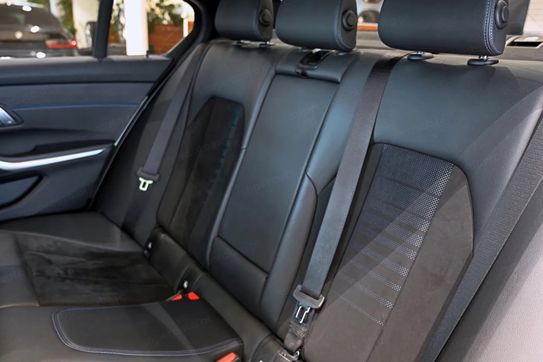 BMW Seria 3 330e M Sport