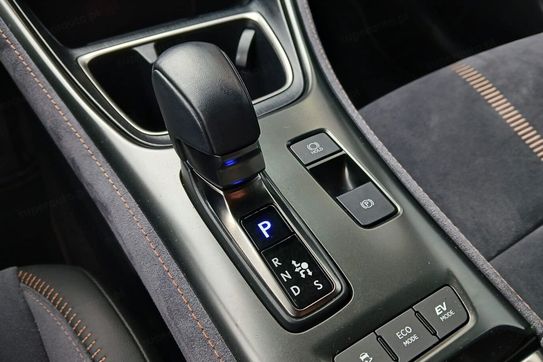 Lexus LBX Hybrid Cool