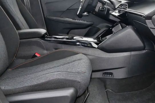 Peugeot 208 Style e-DCS6 1.2 mHEV
