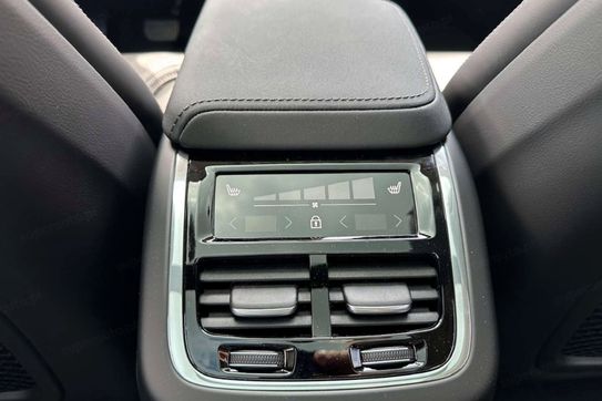 Volvo XC60 B5 AWD Ultra Dark