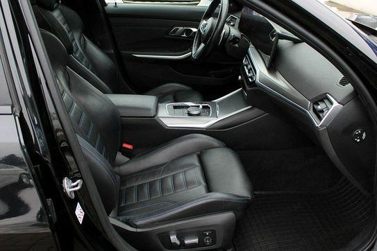 BMW Seria 3 330e sport-aut