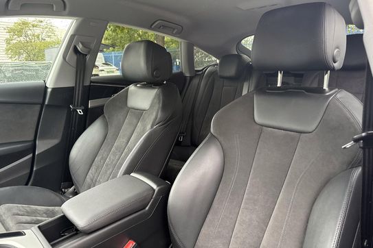 Audi A5 40 TFSI mHEV quattro S tronic