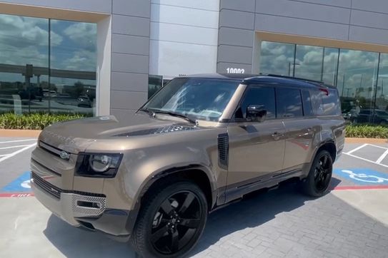 Land Rover Defender 130 3.0 D350 X-Dynamic SE