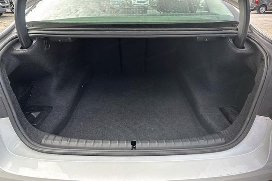 BMW Seria 5 520i mHEV