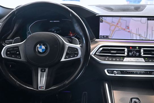 BMW X6 M50i
