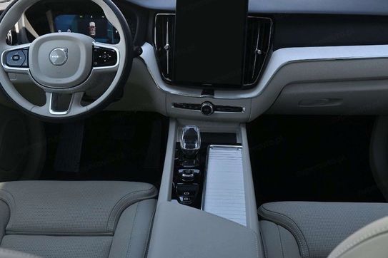 Volvo XC60 B5 B AWD Ultra Dark