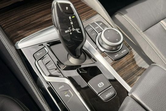BMW Seria 5 530e iPerformance Luxury Line aut