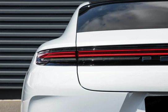 Porsche Panamera 4 E-Hybrid