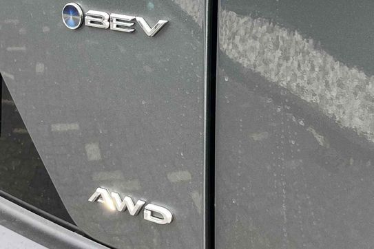 Toyota C-HR + Executive BEV